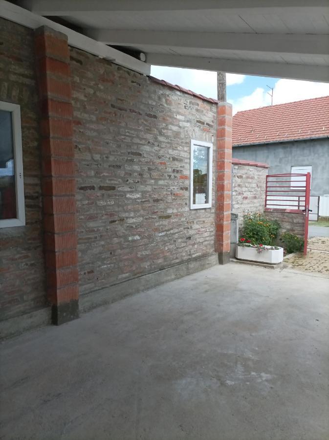 Arena Nikic Hotel Osijek Buitenkant foto